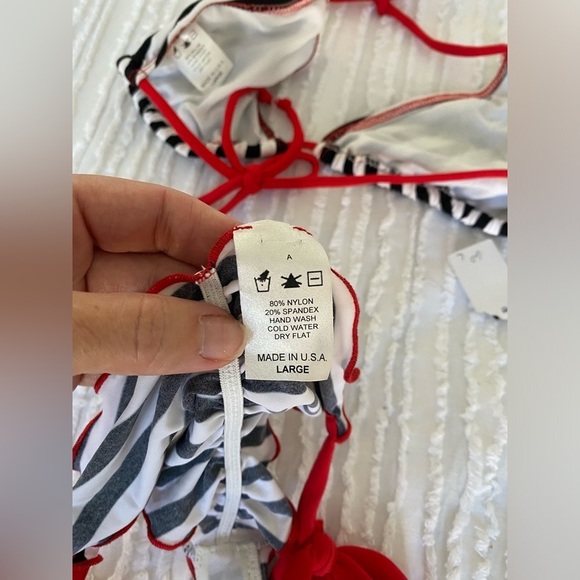 Black White Red Cheeky Bikini large New NWT - Picture 7 of 8
